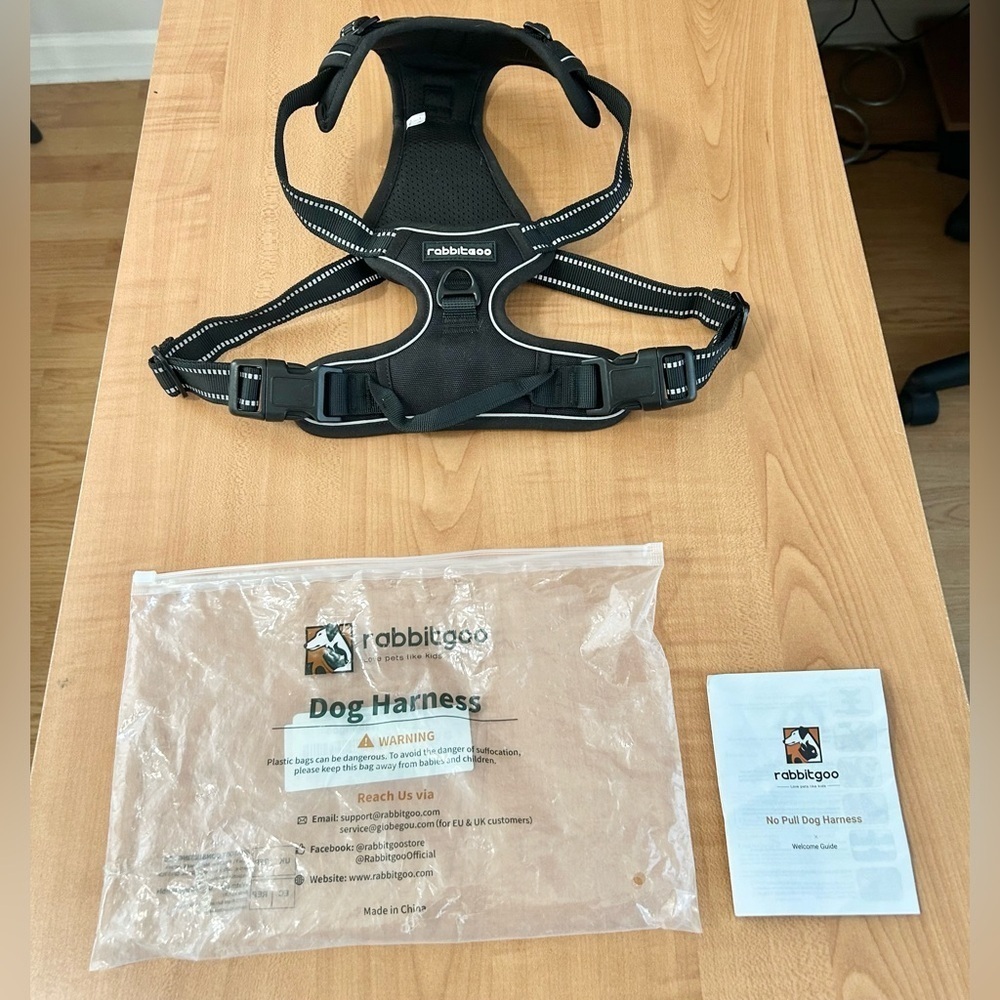 NWT no pull Dog Harness Rabbitgoo brand with instructions medium size